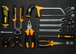 Why Smart UAE Drivers Always Have These 10 Tire Tools