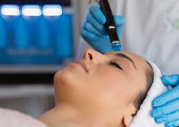 How Does HydraFacial Extraction Help Clear Clogged Pores Without Harsh Scrubbing?